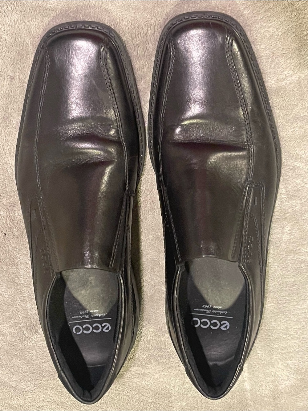 ECCO Men’s Black Leather Slip-On Loafers
